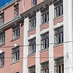 Studio With Great Old Town Location